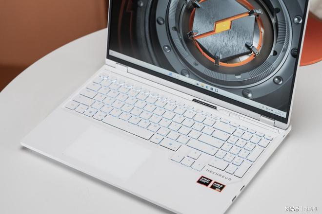 16核性能巨兽加持的锐龙电竞游戏本：机械革命蛟龙16Pro 2025测评(图2)