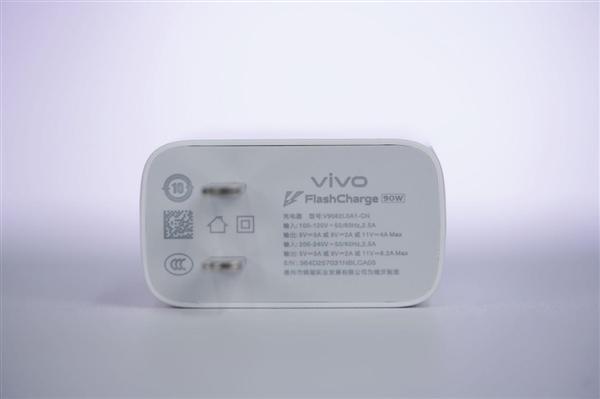 超强霸榜续航第一! vivo Y500评测:无敌的续航王者(图9)