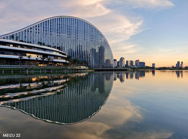 从充电到游戏全征服：魅族22的硬核性能解析 title=