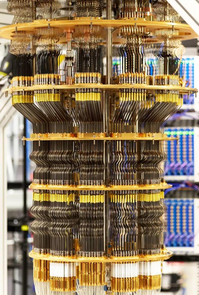 中科大校友谷歌量子处理器总监YuChen揭秘Willow量子芯片背后的“秘诀”(图3)